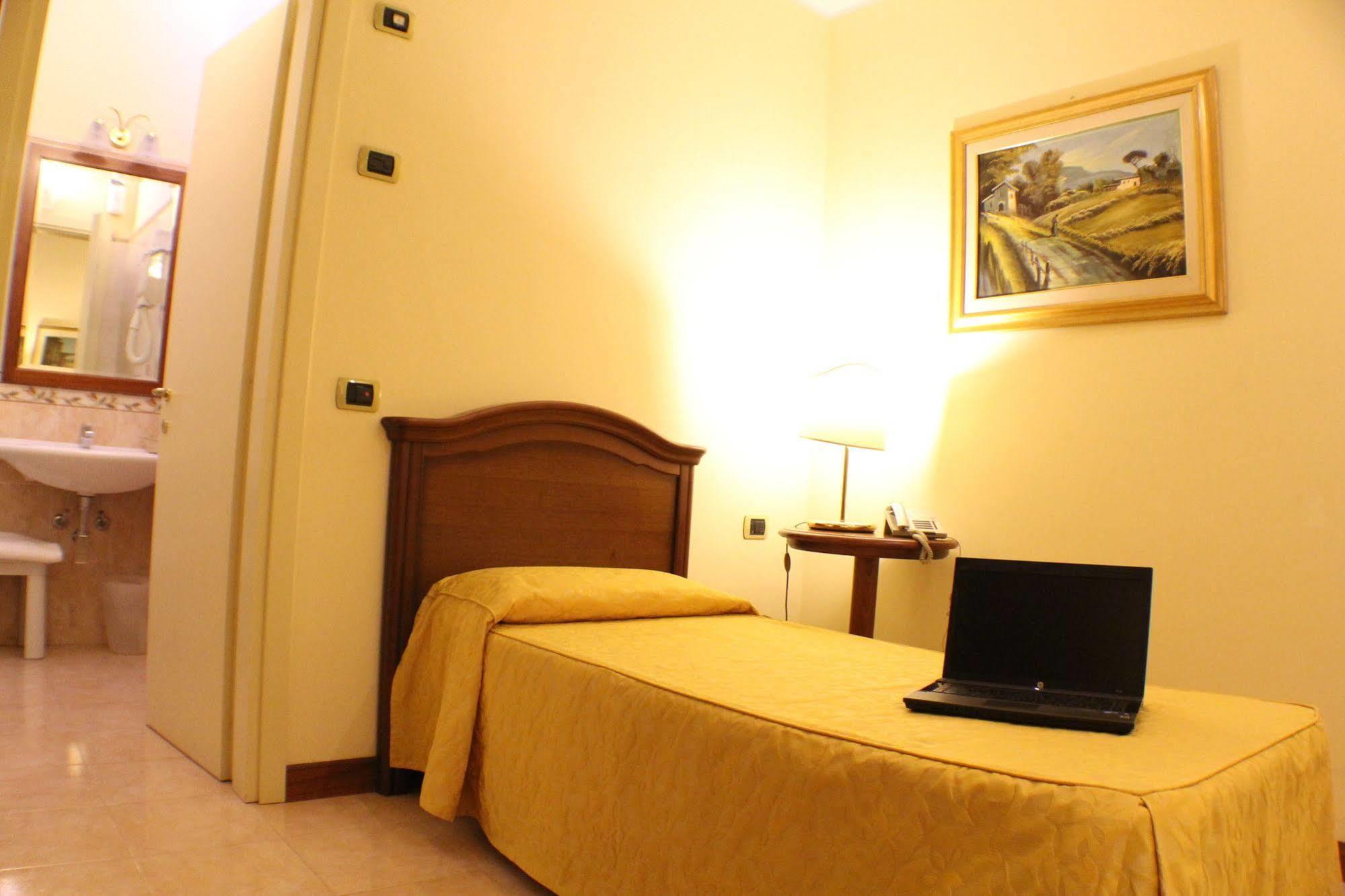 Certosa Hotel Milan Luaran gambar