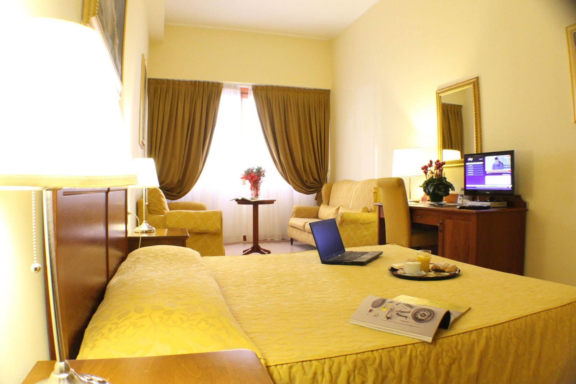 Certosa Hotel Milan Luaran gambar