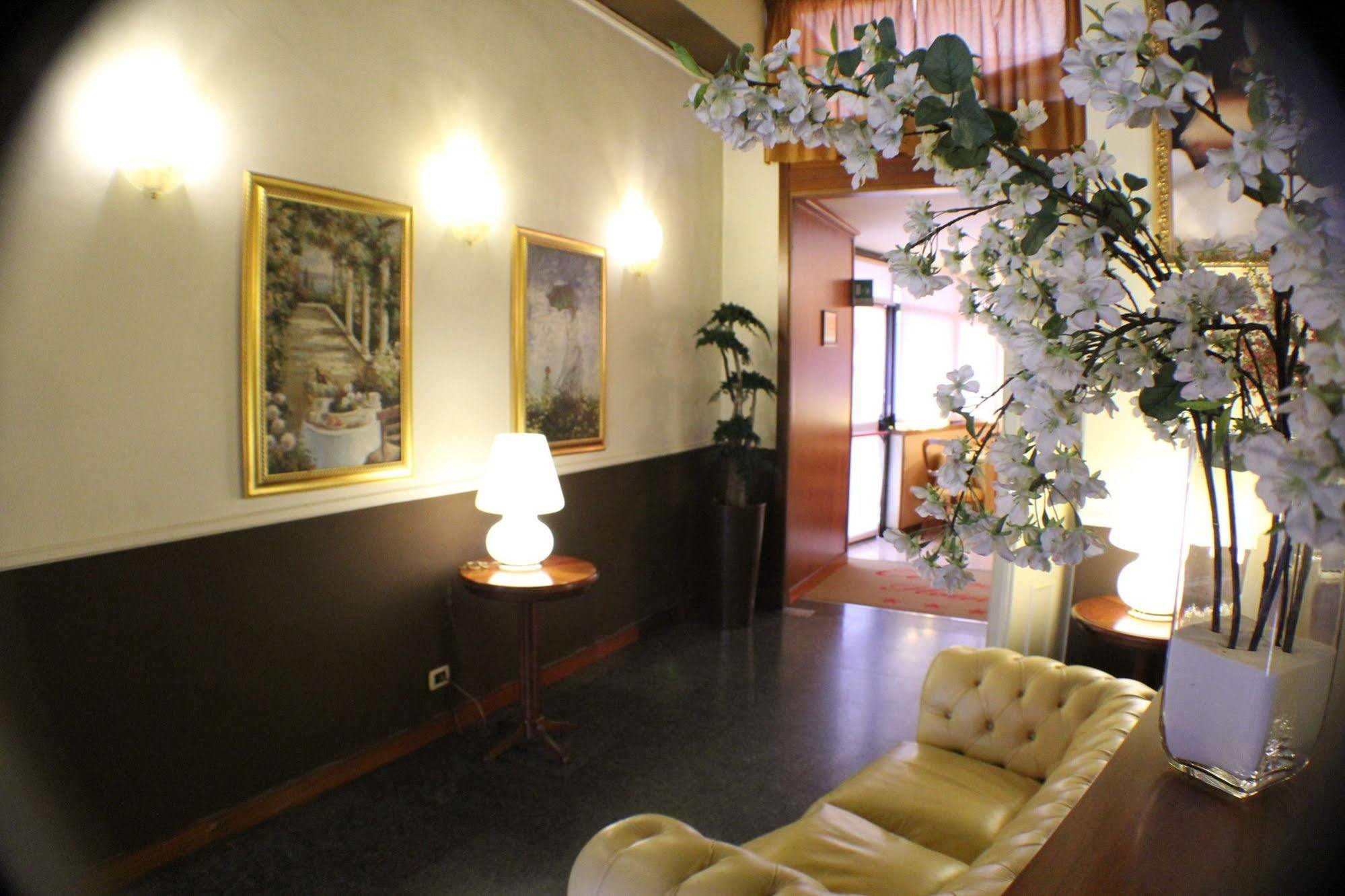Certosa Hotel Milan Luaran gambar