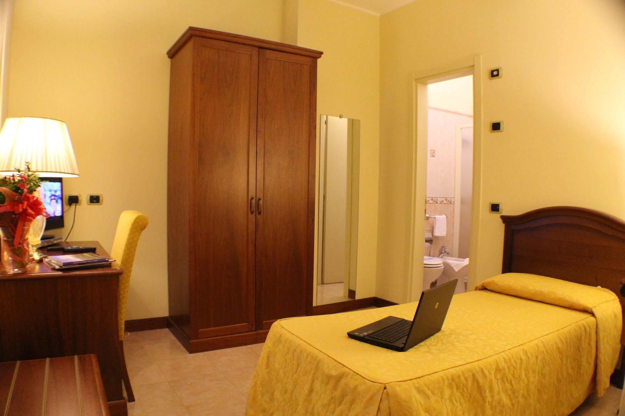 Certosa Hotel Milan Luaran gambar