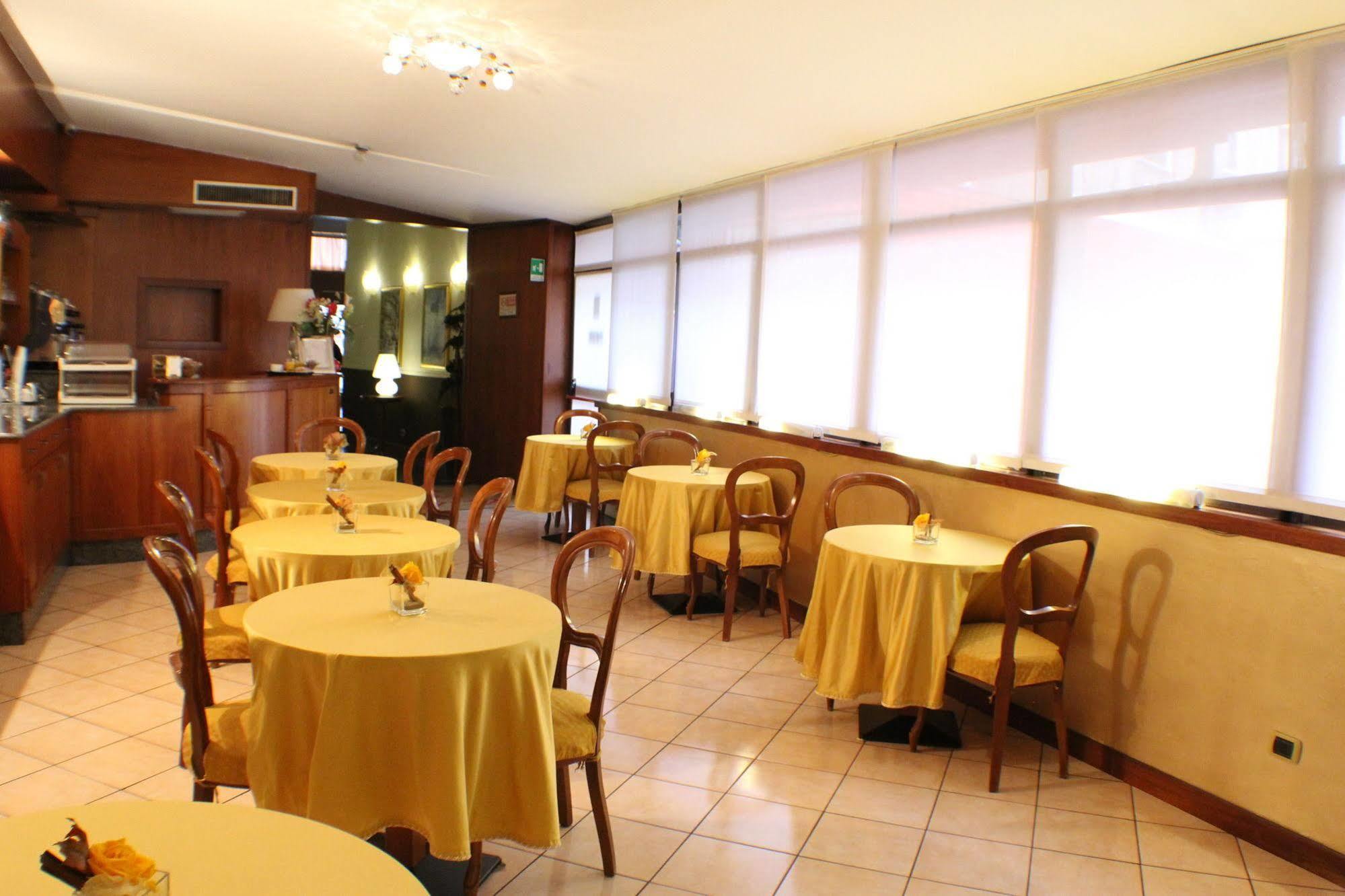 Certosa Hotel Milan Luaran gambar